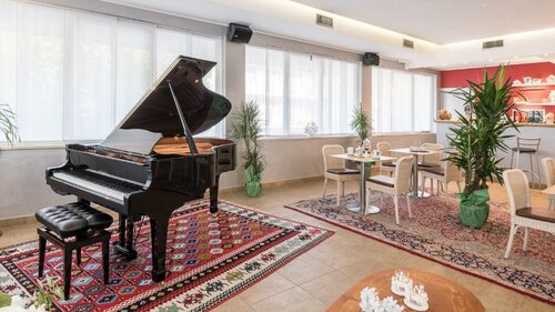 Hotel Katja, Забронировать Отель Отели Бибионе-Пинеда с парковкой, Парковка