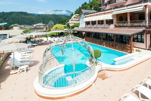 Hotel Ariston, Забронировать Отель Отели Левико-Терме с парковкой, рядом с Термы Левико и Ветриоло, Парковка
