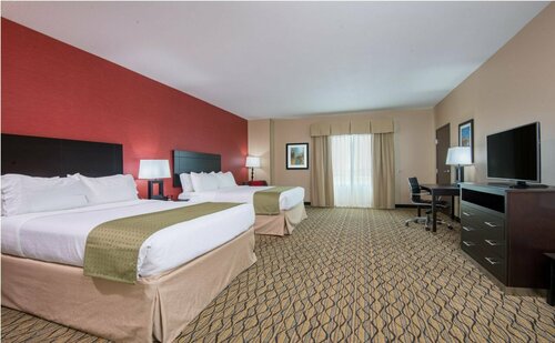 Holiday Inn Salina by IHG, Varaa Hotelli Kansas hotellit, joissa on uima-allas, Uima-allas