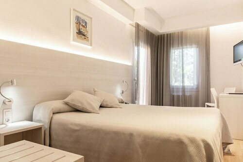 Hotel Casamar, Забронировать Отель Льяфранк Baix Empordà