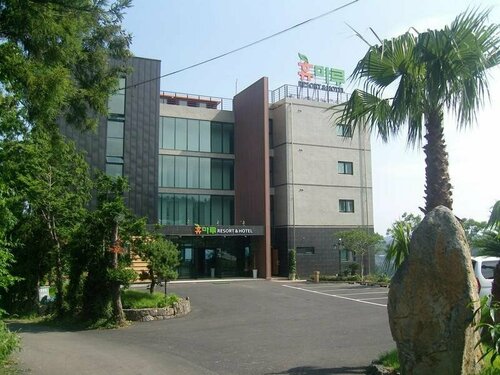 Jeju BunkerHotel&Resort, Забронировать Курортный отель Недорогие отели Согвипхо, рядом с Евангелическая церковь святости в Согвипхо, недорогие