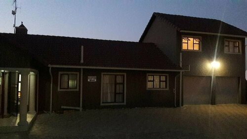 Alimop Bed and Breakfast, Забронировать Отель «постель и завтрак» Мидранд East Rand