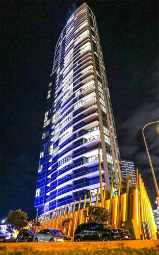 Hostrelax Residences On Surfers