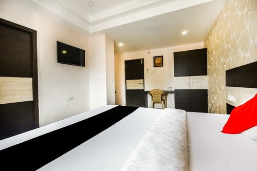 OYO 9659 Hotel RR Grand, Varaa Hotelli Coimbatore Tamil Nadu
