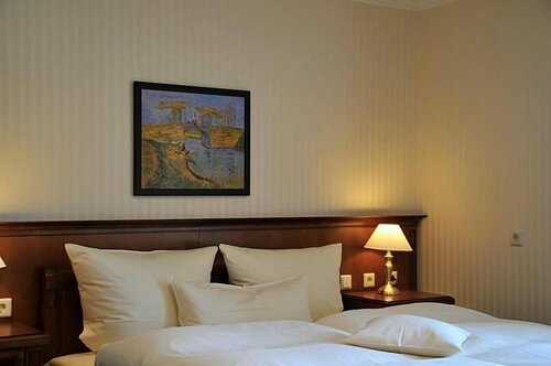 Waldhotel Rheinbach, Забронировать Отель Райнбах Северный Рейн-Вестфалия