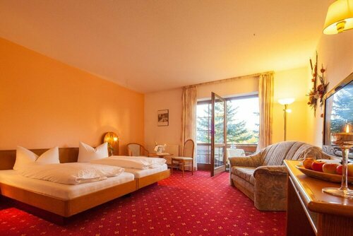 Hotel Thüringer Hof, Забронировать Отель Отели Тюрингии с парковкой, Парковка