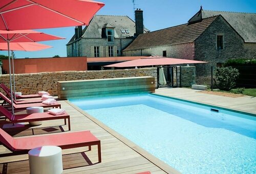 Castel de Très Girard, Book Hotel Hoteller i Burgund med parkering, Parkering
