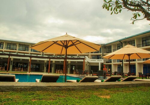 Camelot Beach Hotel, Забронировать Отель Негомбо Округ Гампаха