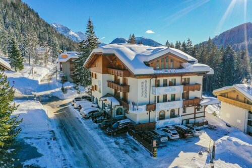 Hotel Gianna, Забронировать Отель Бизнес-отели Мадонна-ди-Кампильо, 4* 5*