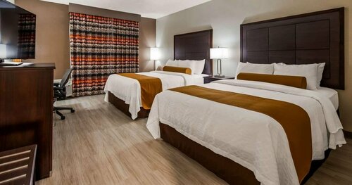 Orangewood Inn & Suites Kci