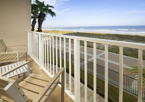 Four Points by Sheraton Jacksonville Beachfront, Забронировать Отель Джексонвилл-Бич Jacksonville Coast, рядом с Пирс пляжа Джексонвиля