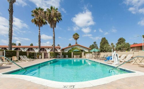 Days Inn Camarillo, Varaa Hotelli Camarillo Kalifornia