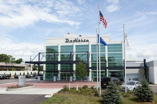 Radisson Hotel Menomonee Falls, Rezerwuj Hotel Menomonee Falls Wisconsin