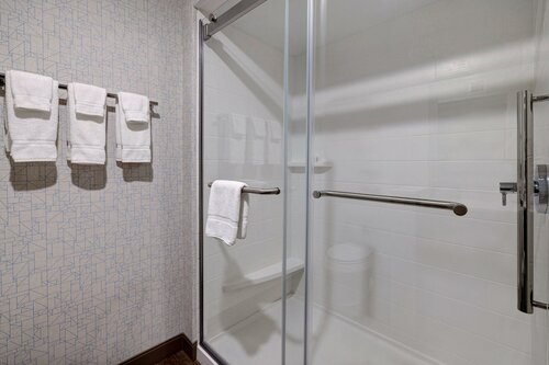 Holiday Inn Express & Suites Ann Arbor - University South by IHG, Book Hotel Ann Arbor Michigan