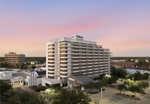 Hilton College Station & Conference Center, Забронировать Отель Колледж-Стейшн штат Техас