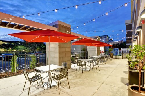 Home2 Suites By Hilton Tampa USF Near Busch Gardens, Забронировать Отель Отели Тампа с парковкой, рядом с Varsity Tennis Courts, Парковка