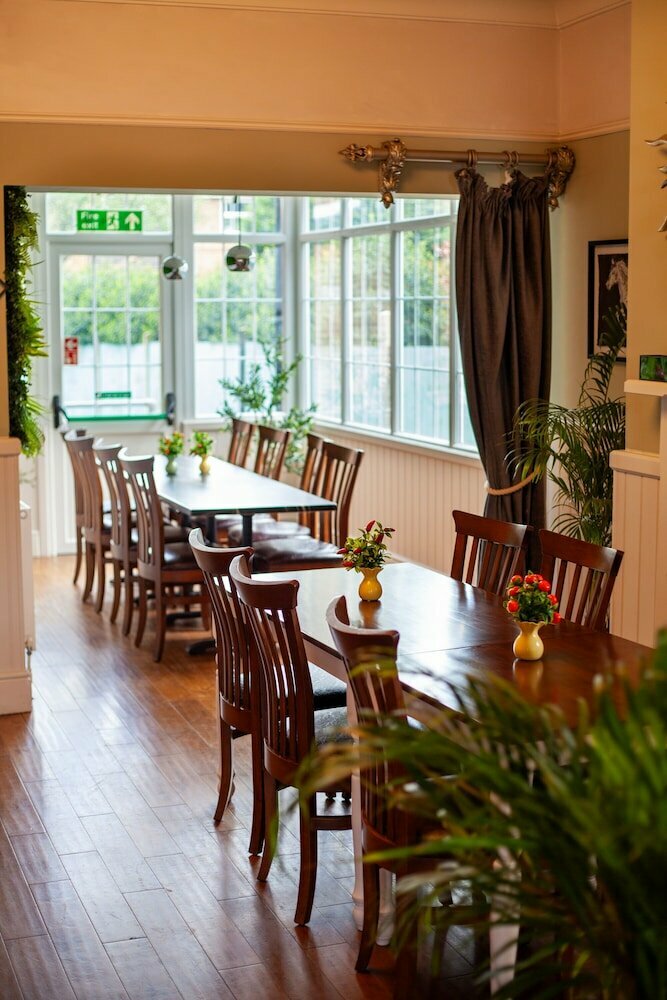 281 Restaurant And Rooms