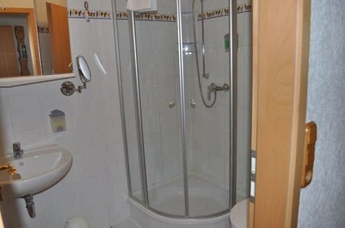 Hotel & Restaurant Bei Hölzchen, Забронировать Отель Отели Ганновера 3 звезды, 3*