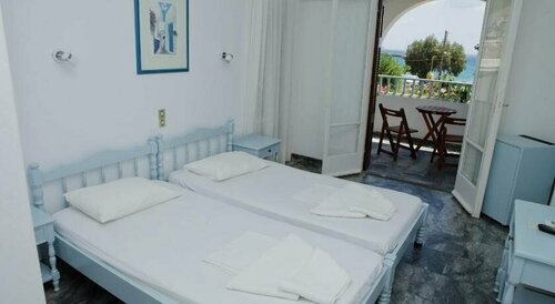 Karanasos, Prenota Hotel Batsion Andro