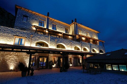 Santa Marina Arachova Resort & Spa, Забронировать Курортный отель Отели Арахова с бассейном, Бассейн
