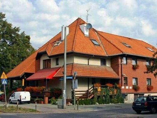 Hotel Podkowa, Забронировать Отель Кжики Вроцлав, рядом с IV Military Clinical Hospital