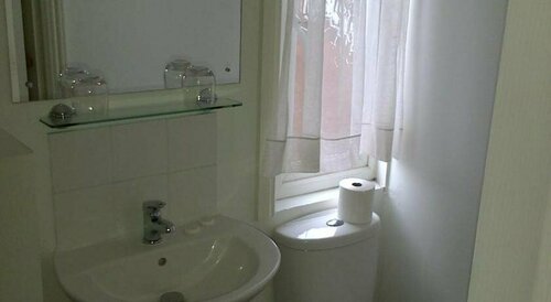 Salamander Guest House, Забронировать Гостевой дом Стратфорд-апон-Эйвон Уорикшир, рядом с Garden of Remembrance