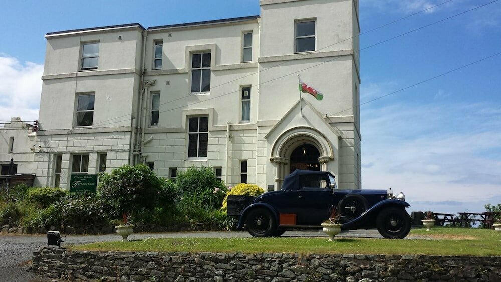 Tŷ’r Graig Castle