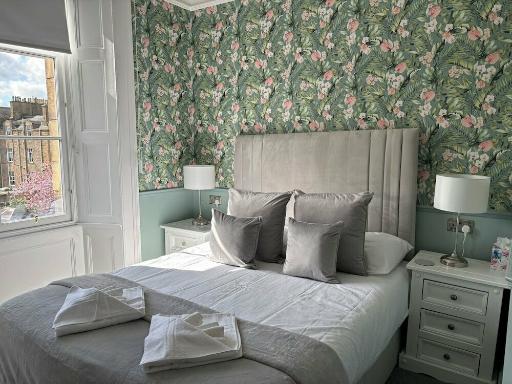 Clarin Guest House