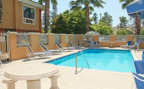 Extended Stay America Suites - Los Angeles - Ontario Airport, Reserva ahora Hotel Hoteles en Guasti con aparcamiento, Aparcamiento