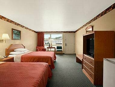 Super 8 by Wyndham Lake George/Downtown, Забронировать Отель Лейк-Джордж Adirondack Mountains
