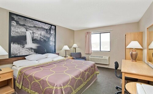 Super 8 by Wyndham Spokane/West, Забронировать Мини-отель  