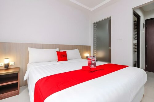 RedDoorz Plus @ Tb Simatupang