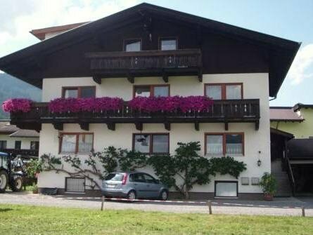 Haus Bergkranz, Забронировать Гостевой дом Отели в центре Лермос, в центре, Парковка