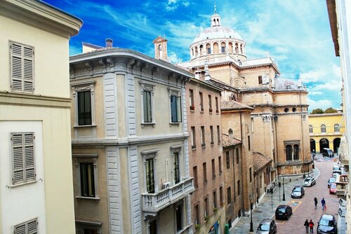 Residenza Cavour, Забронировать Отель Парма Эмилия-Романья, рядом с Мавзолей  Санта Мария делла Стекката