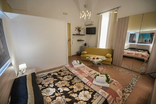 B&B Mamma Splendora, Prenota Affittacamere Hotel a Lecce con parcheggio, vicino a Teatro Apollo, Parcheggio