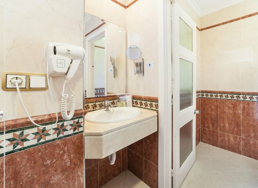 Hotel Reina Cristina