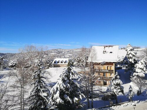 Hôtel Club Espace, Book Hotel Hoteller i Rhône-Alps med parkering, Parkering