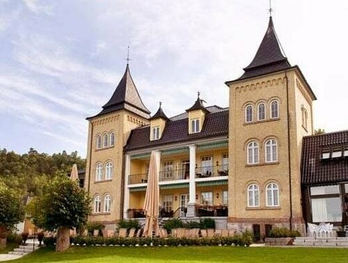 Hotell Refsnes Gods - by Classic Norway Hotels, Book Hotel Moss 