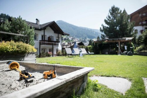 Hotel COSMEA - Your Dolomites & Honeymoon experience, Забронировать Отель Ортизеи Валь-Гардена, рядом с Бугельная станция Палмер (нижняя станция)
