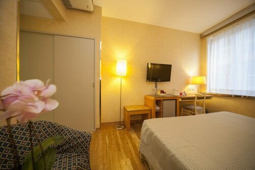 Hotel Bisanzio, Забронировать Отель Равенна Ravenna Area, рядом с Железнодорожный вокзал Равенна