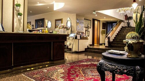 Hotel Bristol, Забронировать Отель Отели Милана 4 звезды, рядом с Корсо Буэнос Айрес, 4*