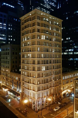 Staypineapple, An Iconic Hotel, The Loop, Book Hotel Chicago Loop 
