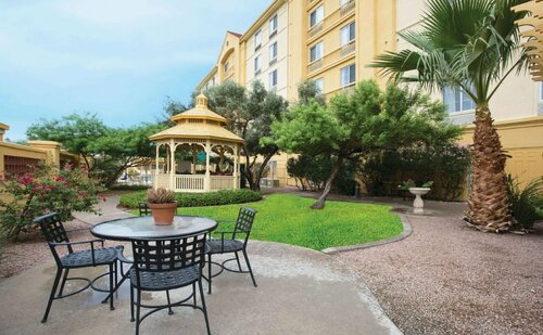 La Quinta Inn & Suites by Wyndham Mesa Superstition Springs, Забронировать Отель Меса 