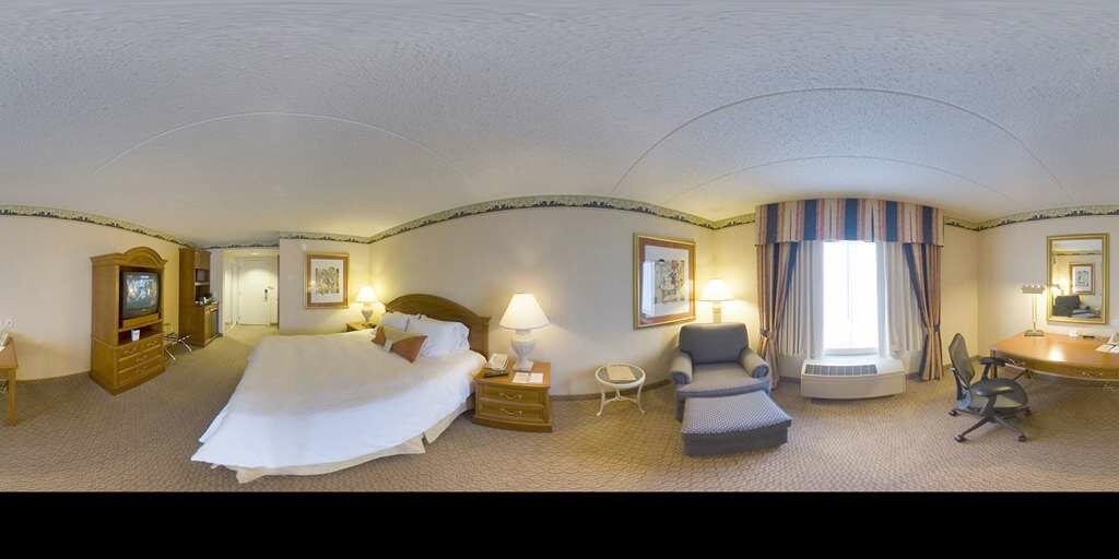 Hilton Garden Inn-Edison