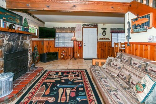Eagle's Den, Book Hotel Hoteller i Big Bear Lake med parkering, Parkering