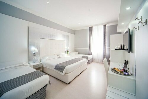 Relais Trevi 95 Boutique Hotel, Забронировать Бутик-отель Отели Рима 4 звезды, рядом с Кавур, 4*