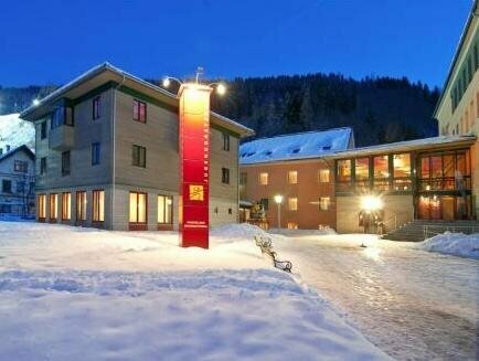 JUFA Hotel Schladming, Забронировать Отель Отели Шладминг с парковкой, рядом с Главная площадь, Парковка