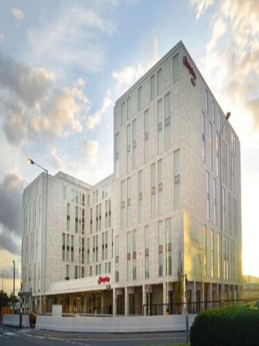 Hampton by Hilton London Stansted Airport, Book Hotel 3-stjernede hoteller i Merseyside, 3*
