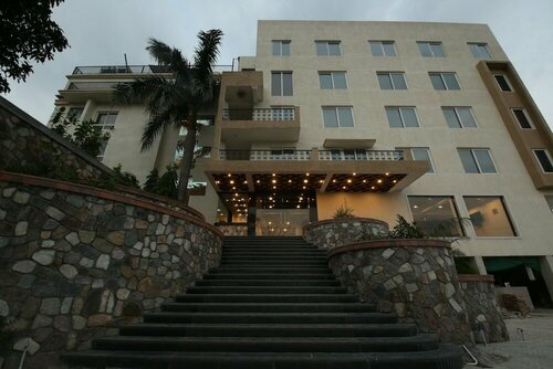 Holy River Hotel, Забронировать Отель Ришикеш штат Уттаракханд, рядом с Patanjali International Yoga Foundation