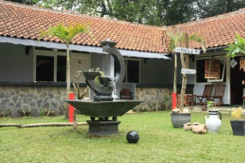 Puri Tomat Hotel, Buchen Sie Hotel Bandung Kidul Bandung, nahe West Java Cultural Park